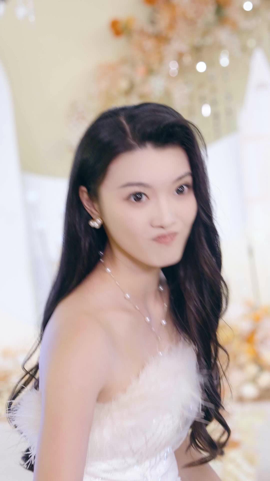 الحلقة 9 - على بابك ستة أطفال ينادونك أبًا